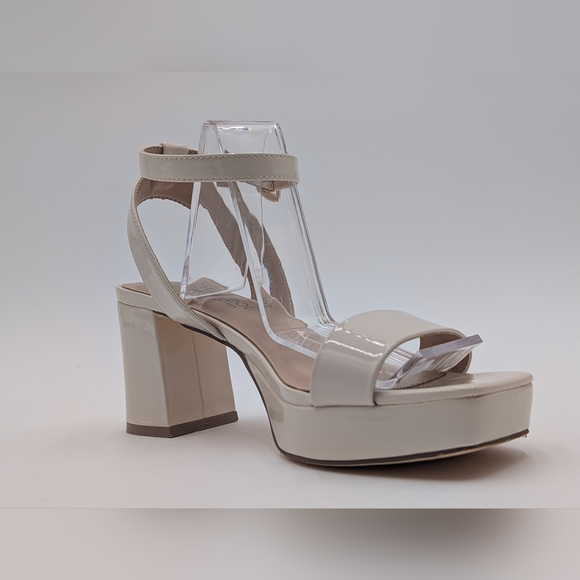 Rachel Zoe Cream Block Heel Sandals Size 7.5M Ankle Strap Gold Accents Buckle - Picture 5 of 16